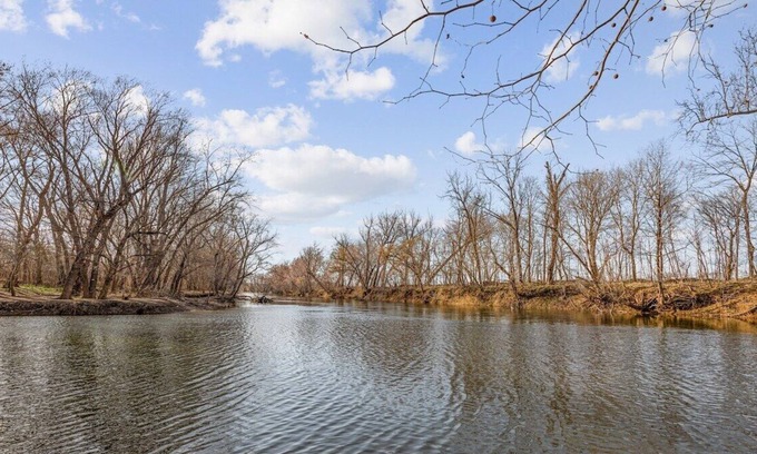 Potomac Falls House | Experience Loudoun County: Ideal for Work and Play