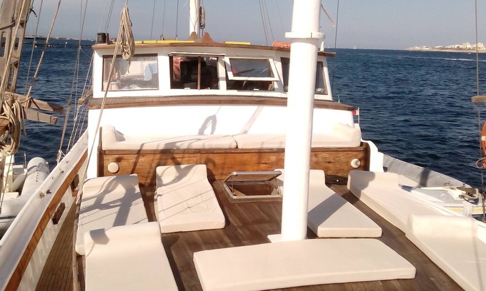 Trapani City Centre Boat Rental | Exciting Liveaboard & Diving Safari at Aegadian Islands