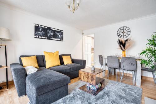 Liverpool House | Family-Friendly Liverpool Home with Free Parking & Good Reviews