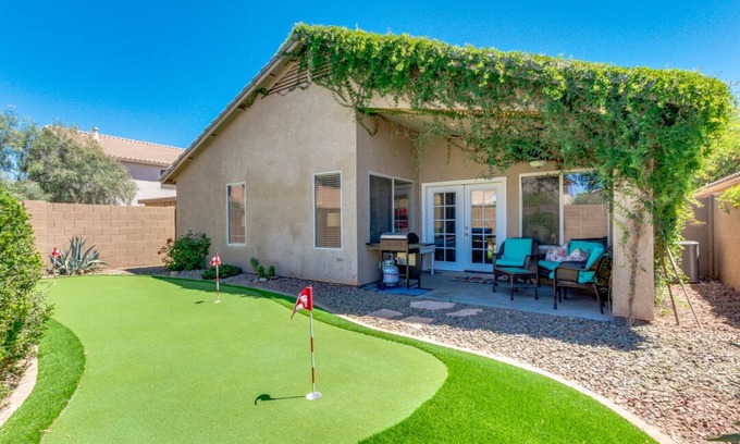 Maricopa House | Charming Home with Inviting Community Pool & Breakfast!
