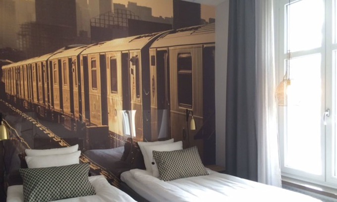 Orebro Hotel | Top-Rated Livin Station: Family-Friendly with Breakfast & Kitchen