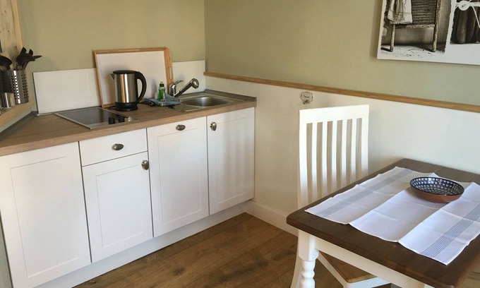 Dassel Apartment | Idyllic Mill Retreat with Pool and Breakfast in Green Meadows