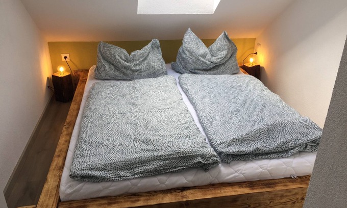 Schleiz Apartment | Experience Schleiz: Family-Friendly Hotel with Pool Access