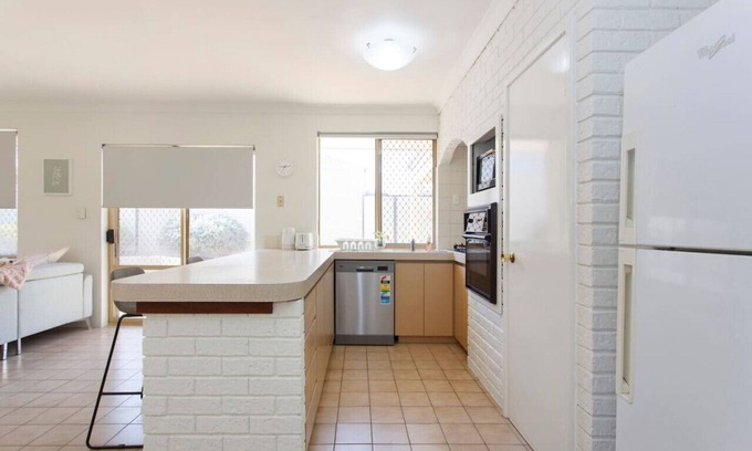 Dianella House | Pet-Friendly Retreat on Lennard, Minutes from CBD