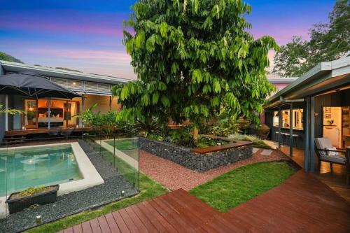 Redlynch House | Experience Paradise at Living On The Edge - A Private Oasis