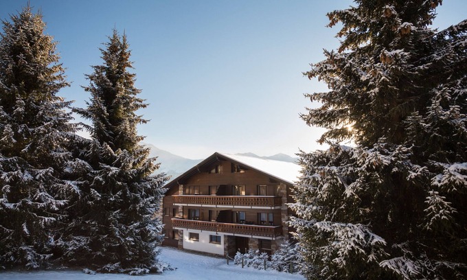 Verbier Apartment | Inviting Retreat with Fireplace and Family-Friendly Amenities