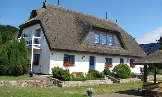 Lancken-Granitz Apartment | Pet-Friendly Apartment with Ocean View in Rügen Biosphere