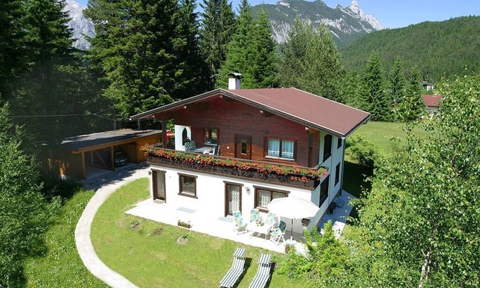 Weidach Apartment | Inviting First-Floor Living Unit with Terrace & Garden