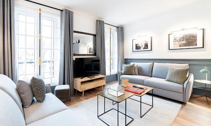 Quartier Sainte-Avoye Apartment | Elegant 2 Bedrooms at LivinParis Near Centre Pompidou