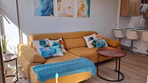 Torreblanca Apartment | Relaxing Oceanfront Apartment in Edf Ronda 4 - 9.6/10