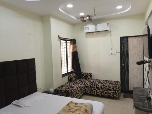 Hinganghat Hotel | LL Guest House