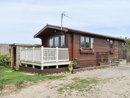 West Buckland House | Cozy Llama Lodge: Pet and Child Friendly Retreat