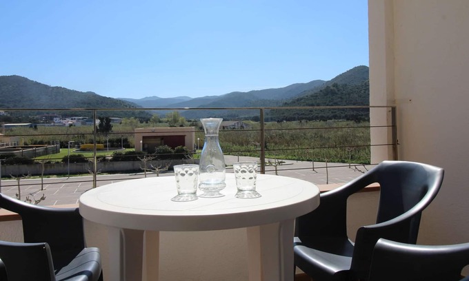 Port de la Selva Apartment | LLANÇÀ 8 MUNTANYA - Penthouse just 20 m. from the beach of La Ribera.