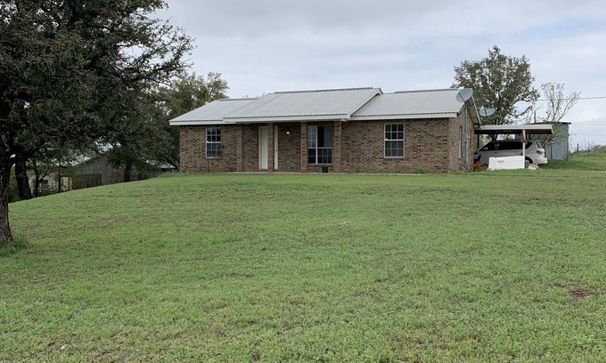 Llano House | Llano House a Fully Equipped, True Home, Carport, Quiet, Close to Enchanted Rock