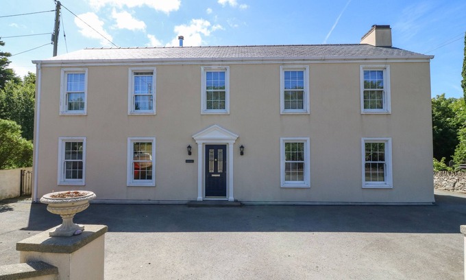 Amlwch House | Family-Friendly LLECHOG with Cozy Open Fire in Cemaes Bay