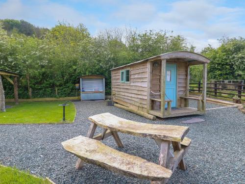 Brynrefail House | Llety Llanfair