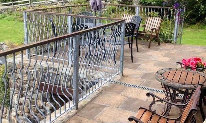 Dolgellau Cottage | Discover Llety'r Bugail: Family-Friendly Getaway with Breakfast