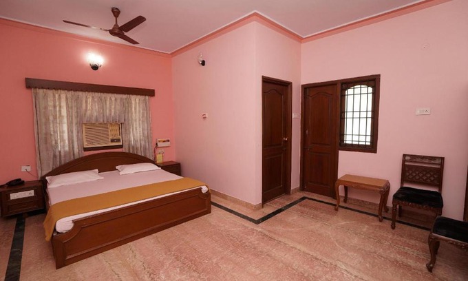 T Nagar House | Cozy Lloyds Serviced Apartments near Krishna Street, T Nagar