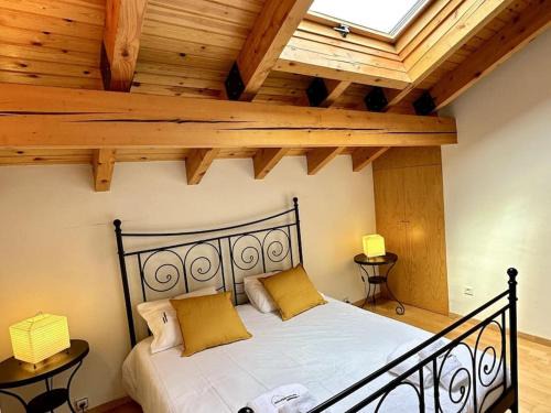 Montella I Martinet Apartment | Pet-Friendly Lludriga Accommodation in Martinet, Puigcerdá