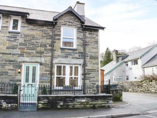 Dolwyddelan House | Discover Llwyn Onn: 4-Star Hotel with Family-Friendly Amenities