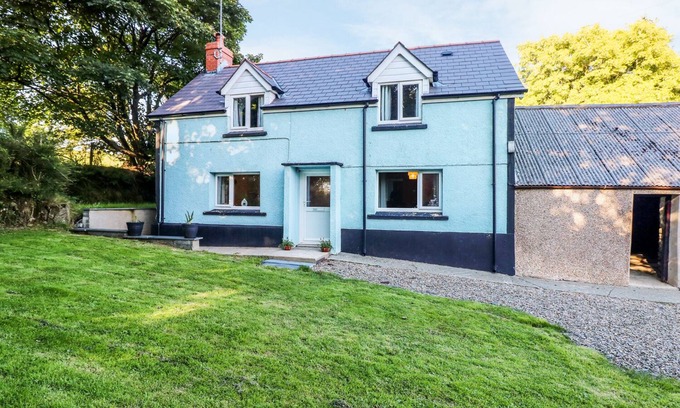 Haverfordwest Cottage | Discover LLYGAD-YR-HAUL: Pet-Friendly Retreat in Haverfordwest