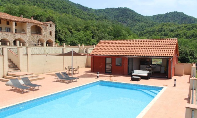 Saint-Laurent-de-Cerdans Villa | Discover Lo Boix: Le Mas and Le Canigou with Ocean Views