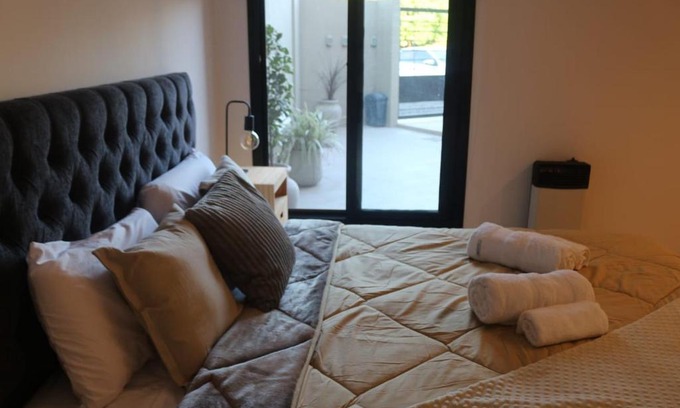 San Antonio de Areco Apartment | Discover Lo de Marieta: Family-Friendly with Breakfast