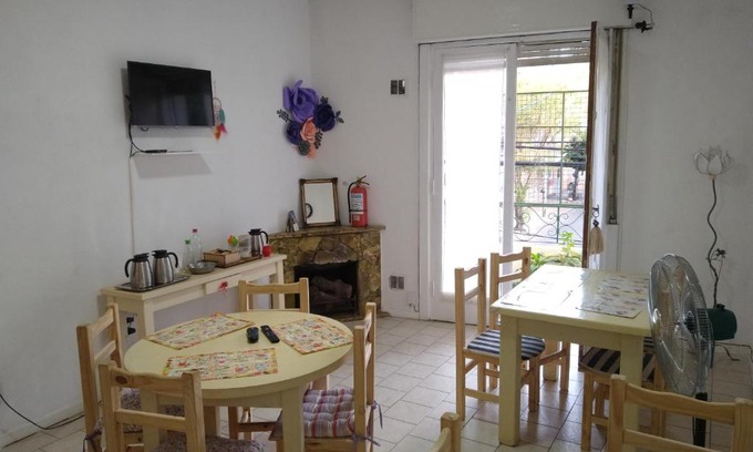 Vicente Lopez Bed & Breakfast | Family-Friendly Lo de Pablo with Kitchen Amenities