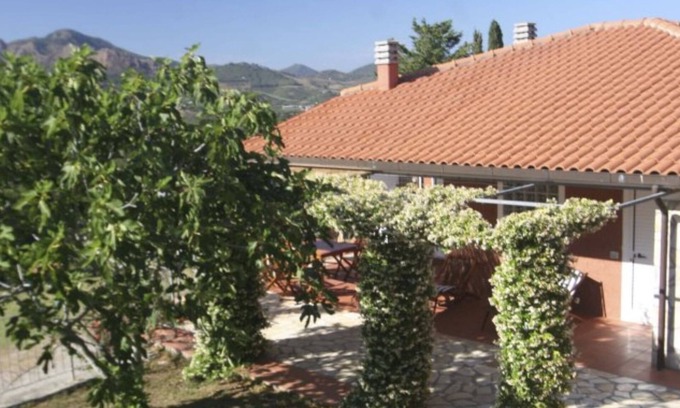 Capoliveri Villa | Discover Pet-Friendly Comfort at Lo Scoglio Hotel