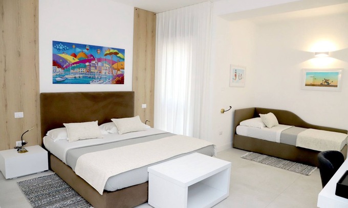 Lecce Historic Center House | Discover Lo Studio di viale Lo Re: Family-Friendly Getaway