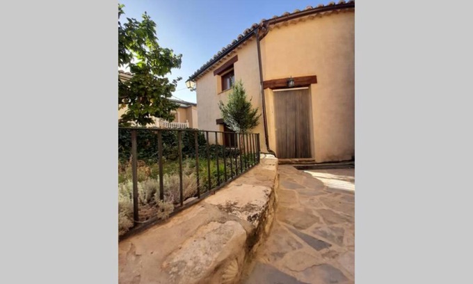 Moscardon Apartment | Pet-Friendly Retreat at Lobetania - Rated 10/10 by Guests