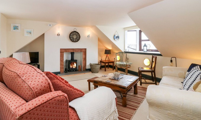 Gardenstown Cottage | Pet-Friendly Lobster Pot Cottage with Oceanfront Views
