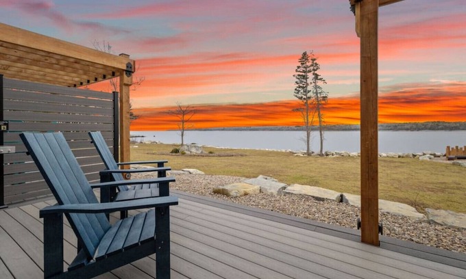 Brooklyn Villa | Oceanfront Villa at Lobster Pound with Family-Friendly Amenities