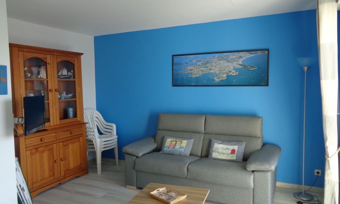 Arzon Apartment | Bright Loc Appart Arzon: Pool & Ocean View Near Port