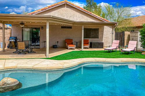 Apache Junction House | Authentic Local Experience in Apache Junction with Pool Access