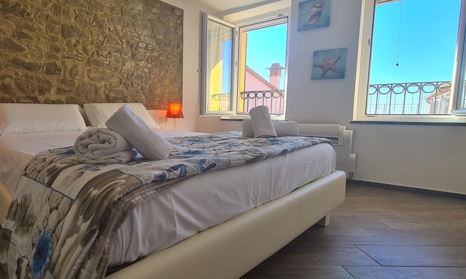 Volastra House | Relax at Cà Di Moi - Homy 5 Terre with Oceanfront Views