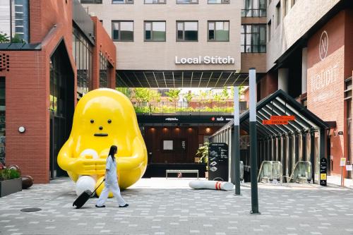 Mapo Hotel | Cozy Retreat at Local Stitch Creator in Seogyo