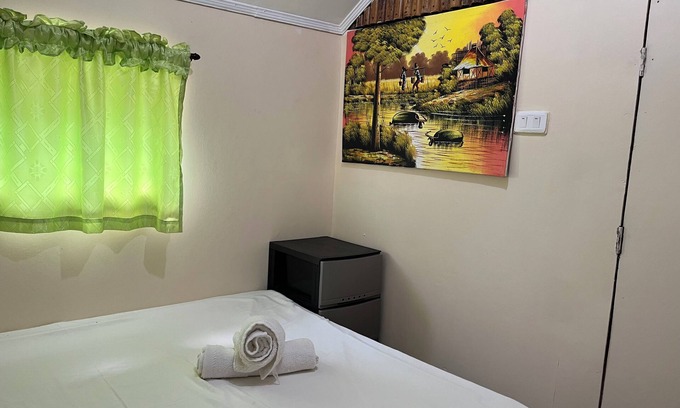 Bacnotan Cottage | Family-Friendly Ocean Breeze - Bahay Kubo Retreat