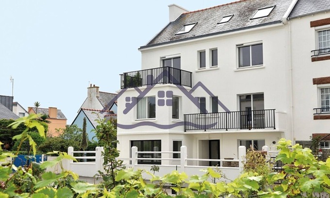 Finistere House | Inviting Retreat - La Grève Blanche Just Steps from the Beach