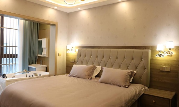 Jiang Bei Apartment | Pet-Friendly Locals Apartment Place 63 with Wheelchair Access