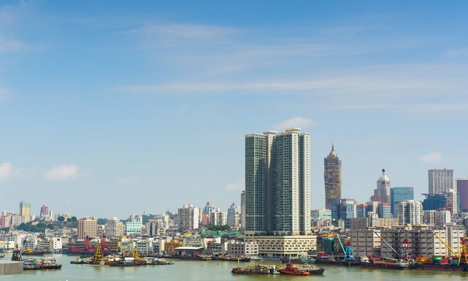 Xiangzhou District Apartment | Convenient Locals Boutique Apartment Wanzai No.4 with Kitchen