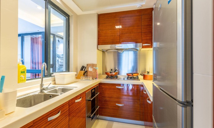 Xiangzhou District Apartment | Discover Locals Boutique Apartment at Huafa Plaza 33