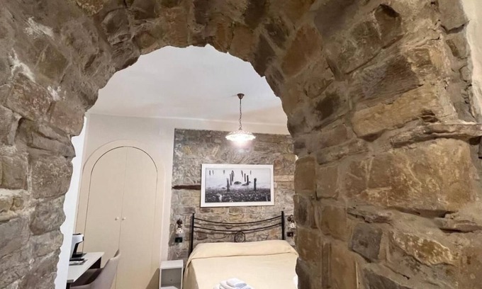 Castellabate Historic Centre Apartment | Cozy Getaway at Locanda Badia Residence with Breakfast