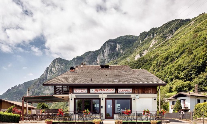 Rogno House | Locanda Gli Spiazzi
