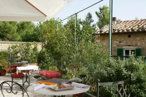 Semproniano Hotel | Pet-Friendly Escapes at Locanda La Pieve - Rated 9.2/10
