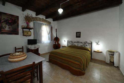 Pauli Arbarei Hotel | Charming Locanda La Rosa: Pet-Friendly with Hot Tub & Dining