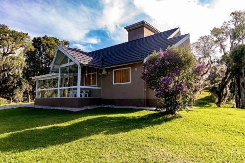 Mato Queimado House | Discover LOCAR-IN GRAMADO: Pet & Child Friendly Retreat