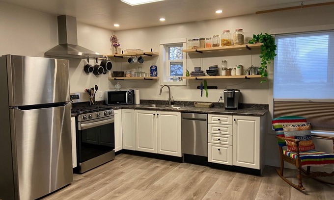 Campbell River House | Oceanfront Escape by Oyster Bay - Perfect for Families!