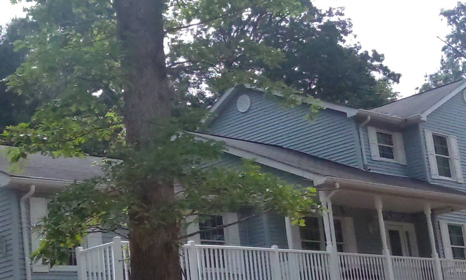 Farmington House | Tranquil Mountain Retreat Near Local Attractions & Pet Friendly