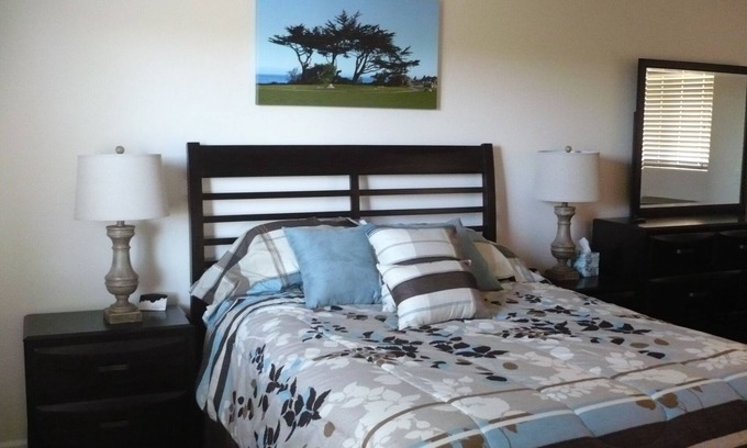 East Village Apartment | Cozy Oceanfront Retreat in the Heart of Cambria